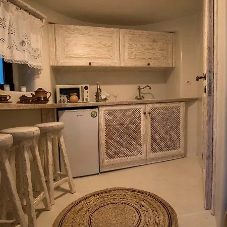 Milos Maison Апартаменти *