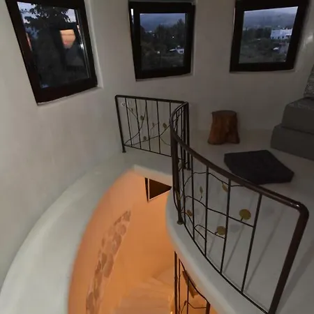 Апартаменти Milos Maison