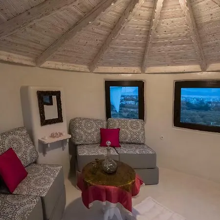 Milos Maison